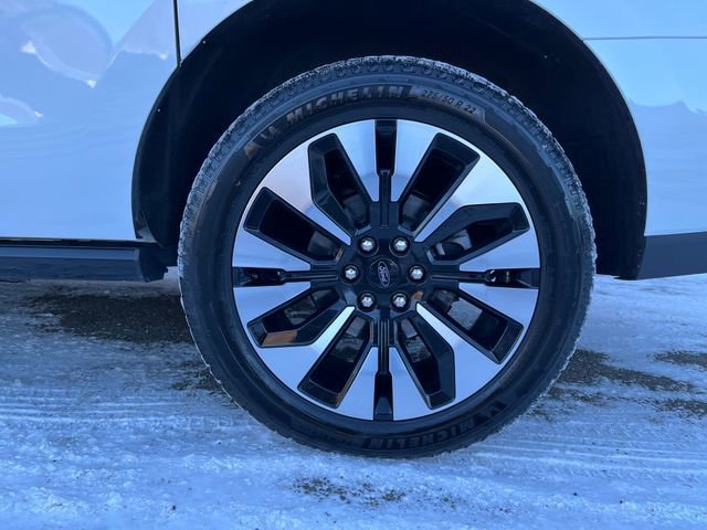 Certified 2025 Ford Expedition Max Platinum w/ Driver's Package image 10