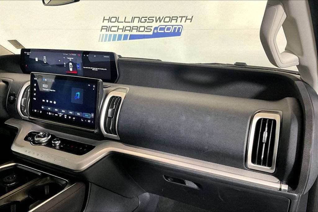 Certified 2025 Ford Expedition Active AWD/4WD image 12