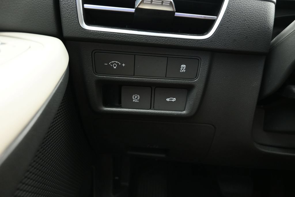 Used 2025 Hyundai Sonata SEL FWD image 23