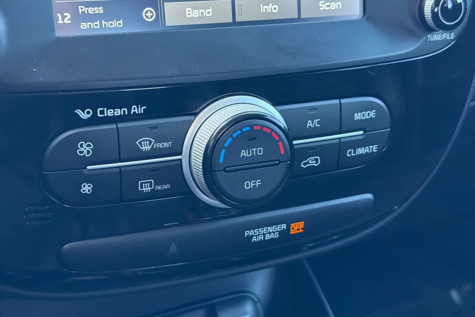 Used 2018 Kia Soul ! FWD image 20