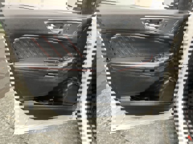 Certified 2022 Ford Edge ST-Line w/ Class II Trailer Tow Package image 12