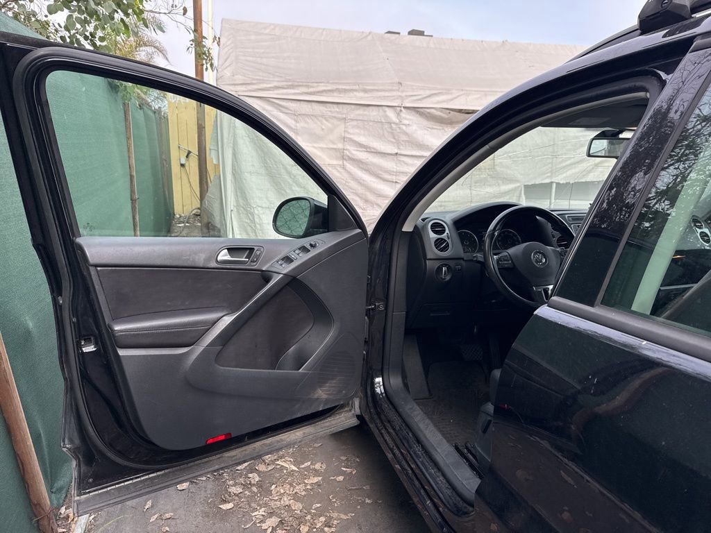 Used 2017 Volkswagen Tiguan S image 9