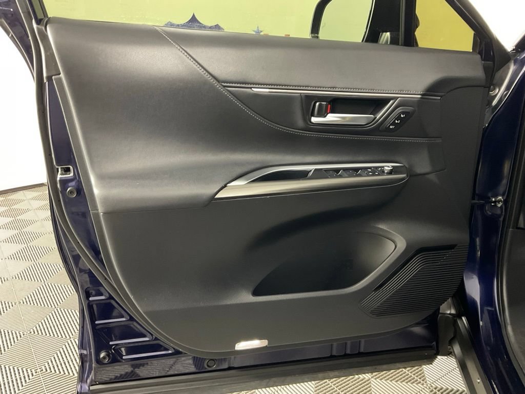 Used 2022 Toyota Venza XLE AWD/4WD image 12