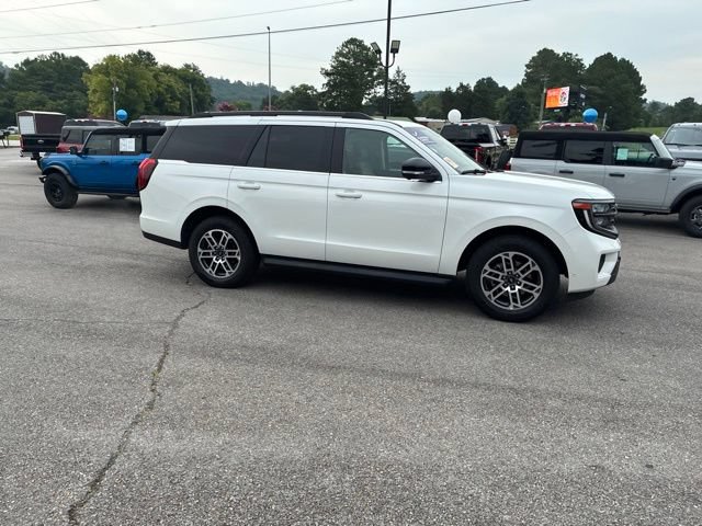 Certified 2025 Ford Expedition Active AWD/4WD image 45