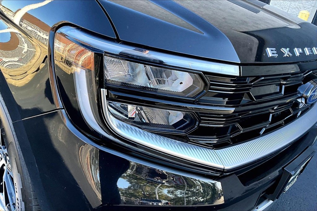 Certified 2025 Ford Expedition Platinum AWD/4WD image 29