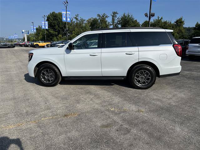 Certified 2025 Ford Expedition Active AWD/4WD image 4