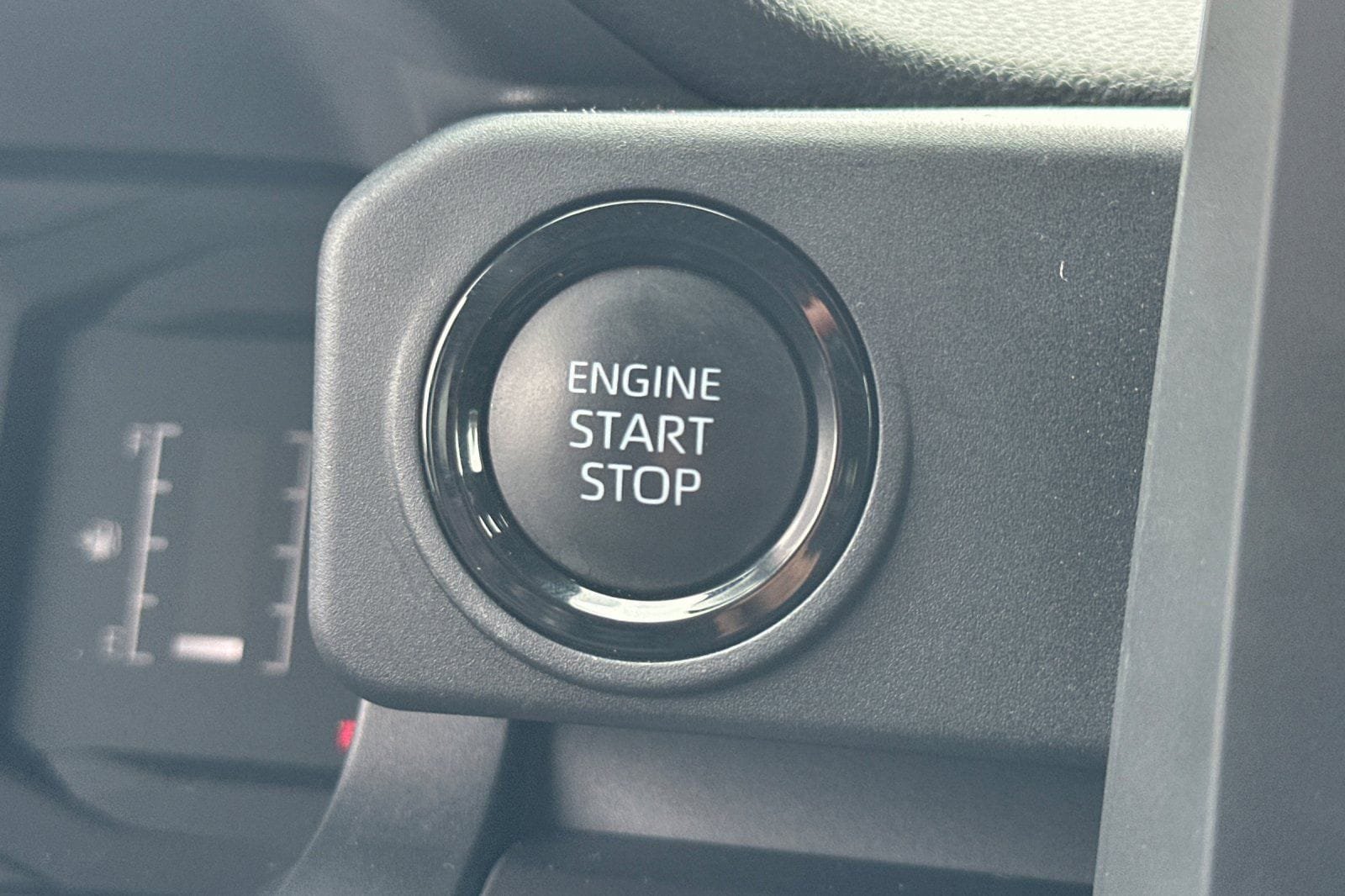 Used 2024 Toyota Tacoma SR5 AWD/4WD image 23