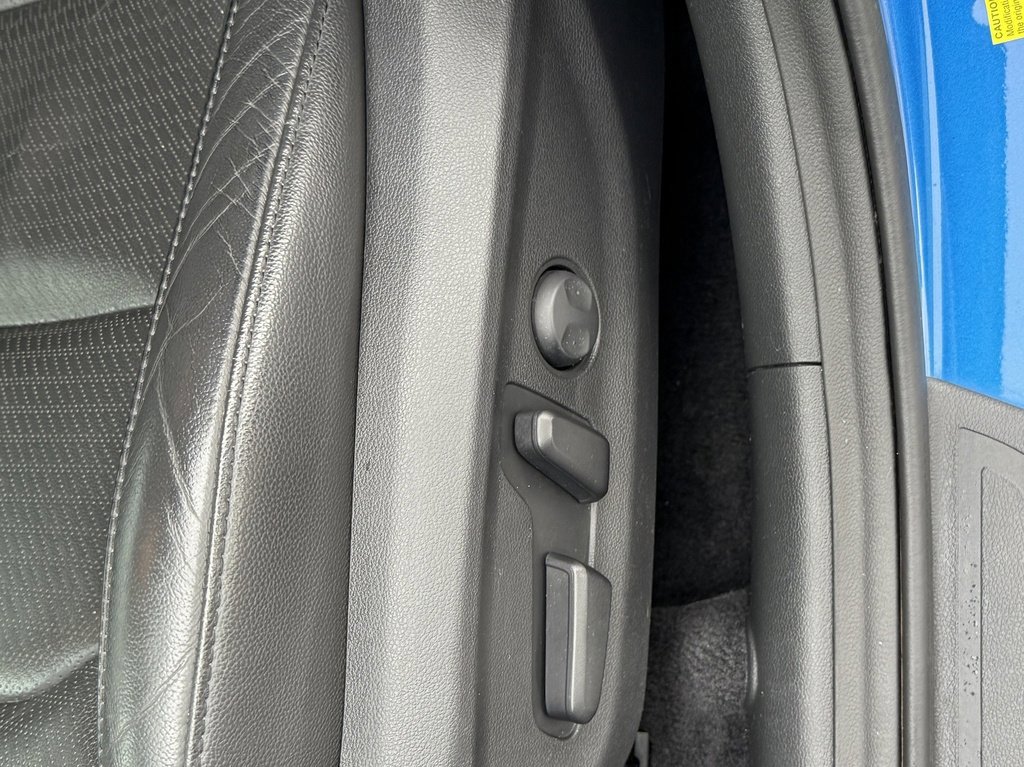 Used 2017 Hyundai Elantra Limited image 16