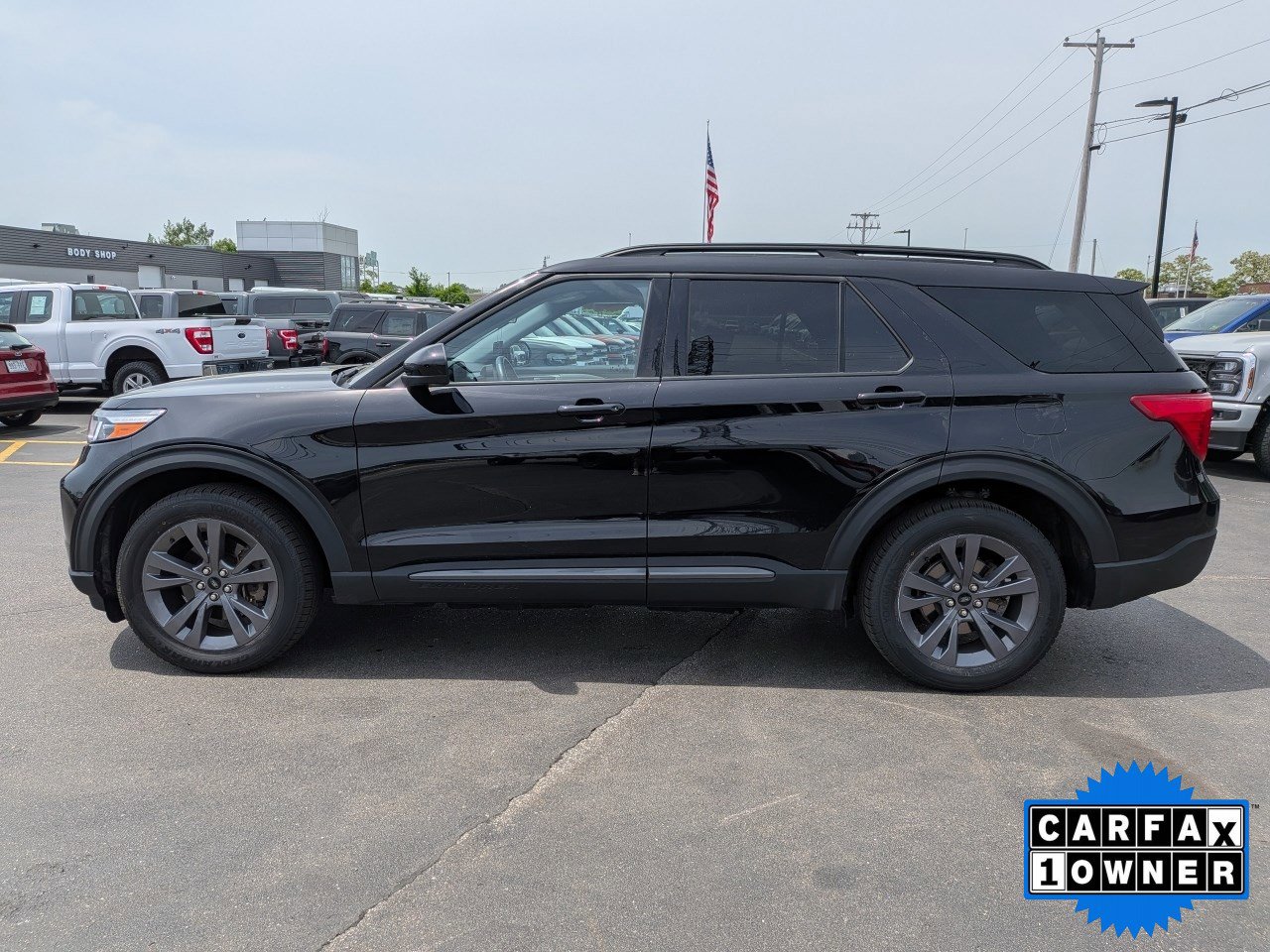Certified 2023 Ford Explorer XLT w/ Equipment Group 202A AWD/4WD image 7