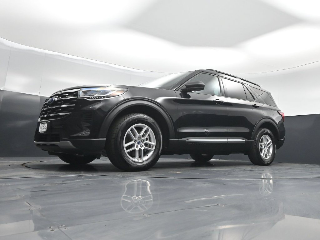 Certified 2025 Ford Explorer Active AWD/4WD image 47