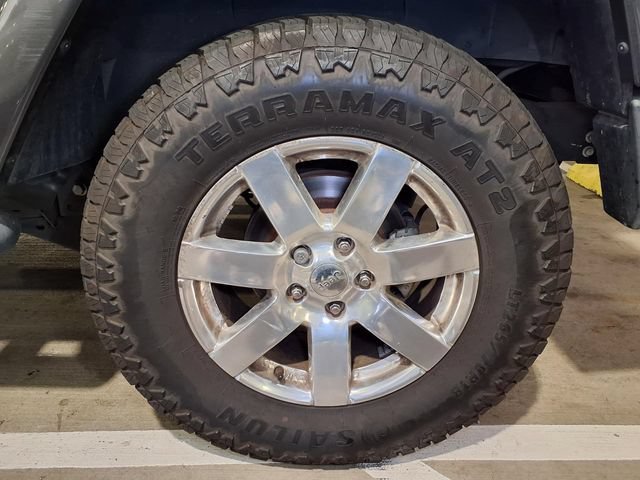 Used 2017 Jeep Wrangler Unlimited Sahara w/ Mopar Chrome Edition Group AWD/4WD image 19