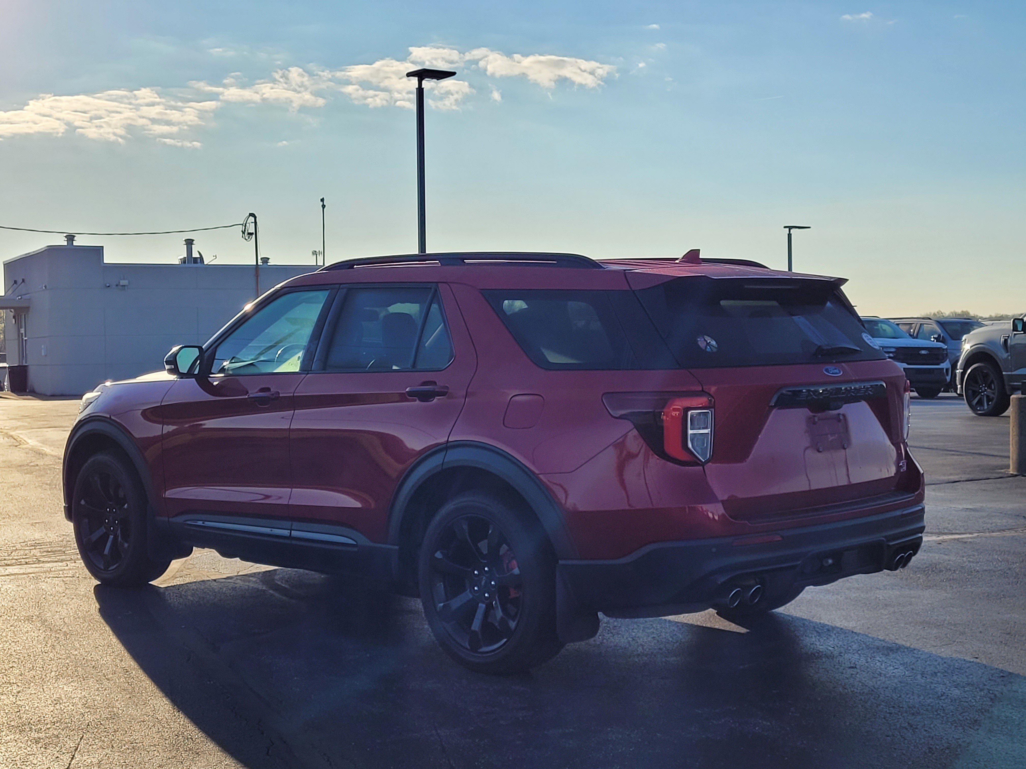 Certified 2020 Ford Explorer ST w/ ST Street Pack image 6
