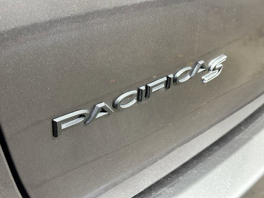 Used 2021 Chrysler Pacifica Touring w/ S Appearance Package FWD image 7