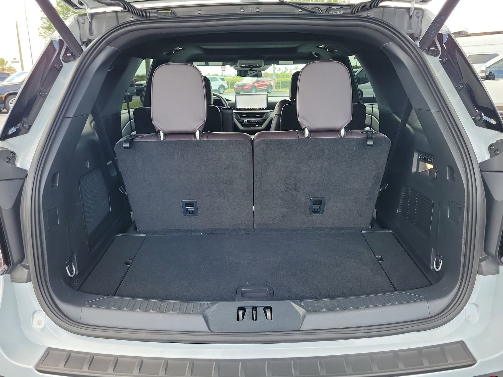 Certified 2025 Ford Explorer Platinum w/ Ultimate Package RWD image 7
