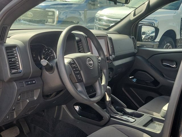 Used 2023 Nissan Frontier SV w/ Midnight Edition Package RWD image 6