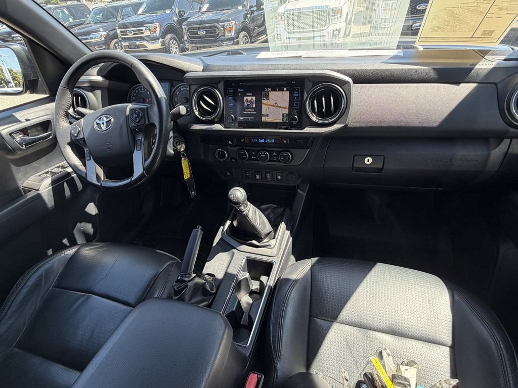 Used 2019 Toyota Tacoma TRD Off-Road w/ TRD Premium Off Road Package AWD/4WD image 12