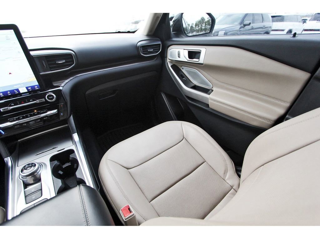 Certified 2022 Ford Explorer Limited w/ Limited Technology Package RWD image 14