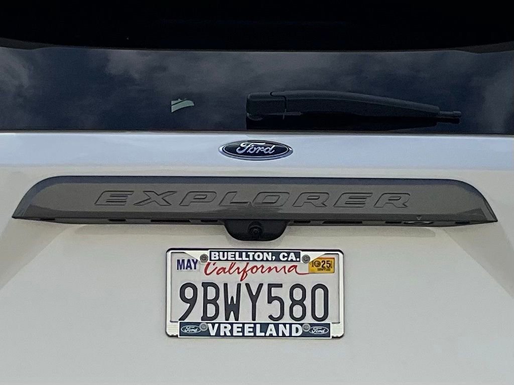 Certified 2022 Ford Explorer XLT w/ Equipment Group 202A image 95