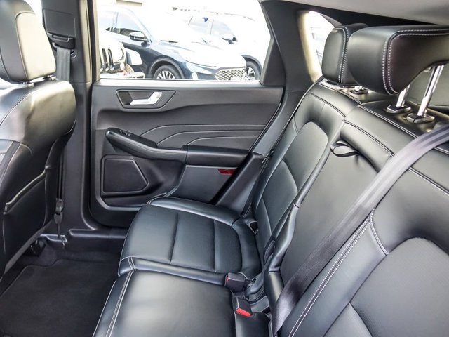 Certified 2025 Ford Escape Platinum AWD/4WD image 18