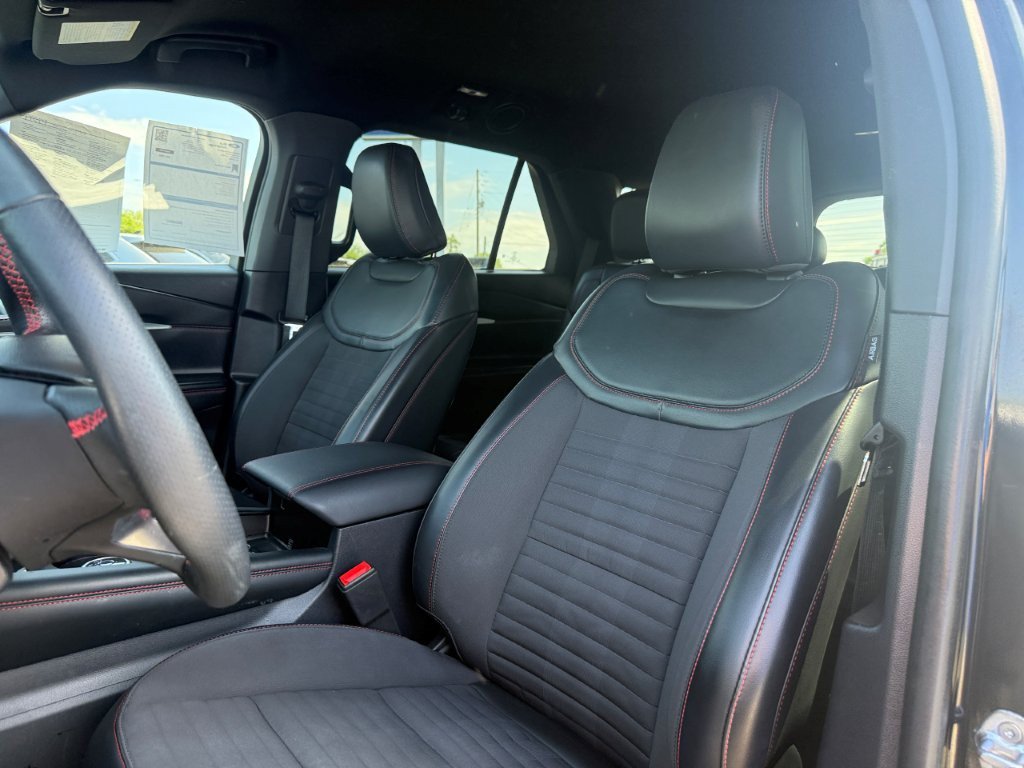Certified 2025 Ford Explorer ST-Line w/ ST-Line Street Pack AWD/4WD image 16