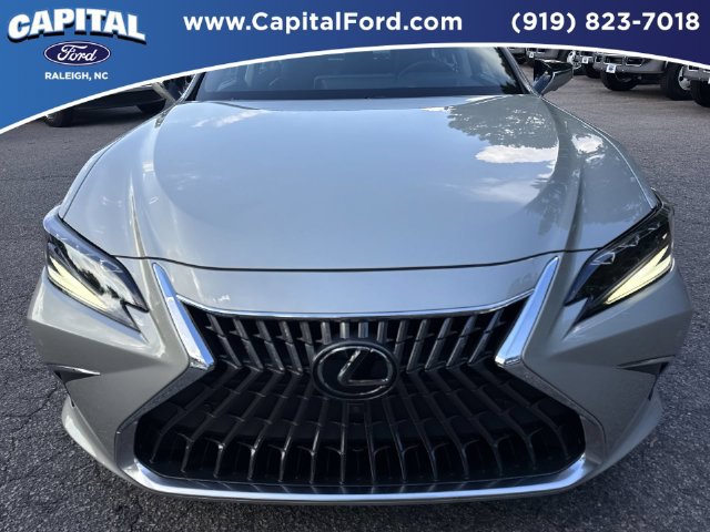 Used 2022 Lexus ES 350 Ultra Luxury w/ Accessory Package 2 FWD image 10