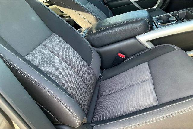 Used 2024 Nissan Titan SV w/ SV Convenience Package RWD image 30