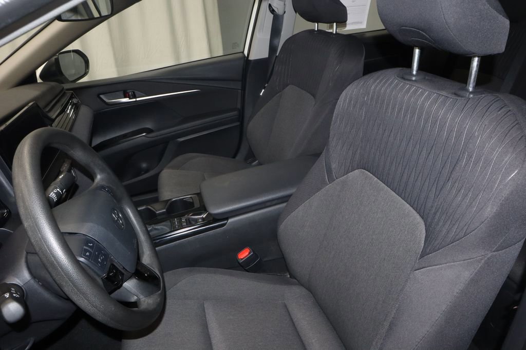 Used 2025 Toyota Camry LE FWD image 26