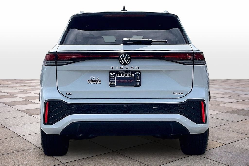 Used 2026 Volkswagen Tiguan SE R-Line AWD/4WD image 4
