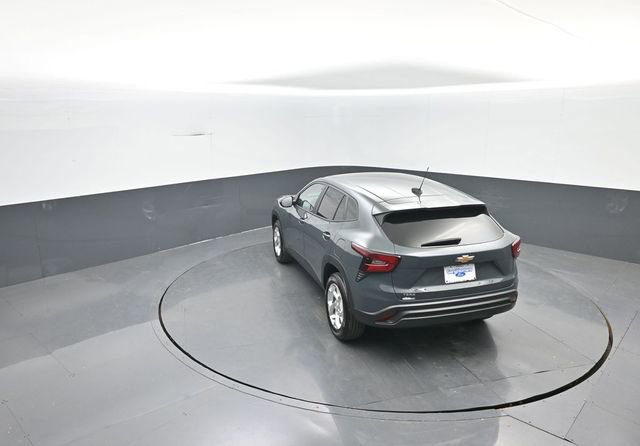 Used 2025 Chevrolet Trax LS w/ LS Convenience Package image 18