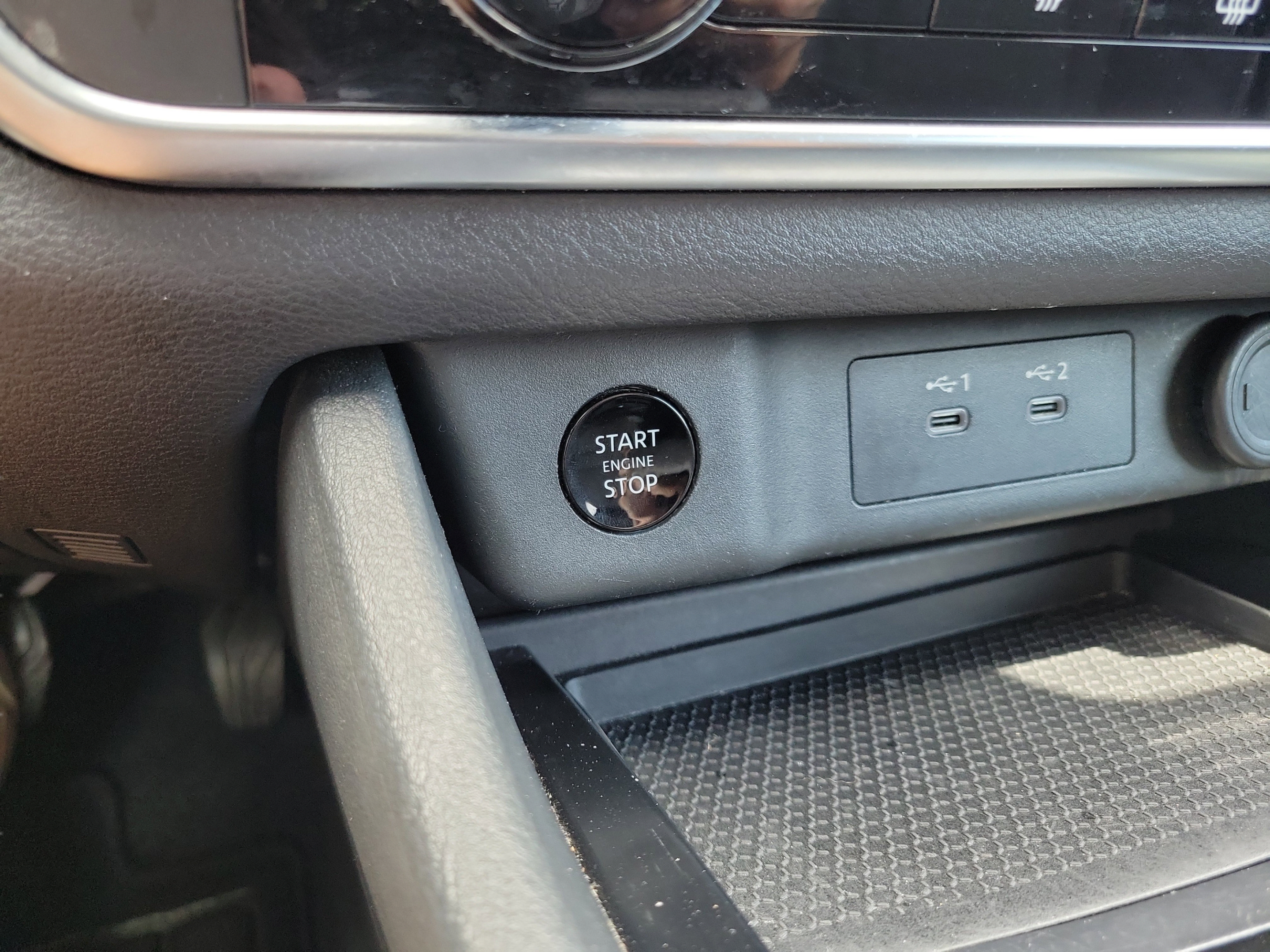 Used 2024 Nissan Rogue S AWD/4WD image 29