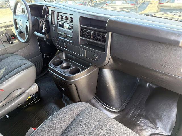 Used 2024 GMC Savana 2500 w/ Driver Convenience Package RWD image 22