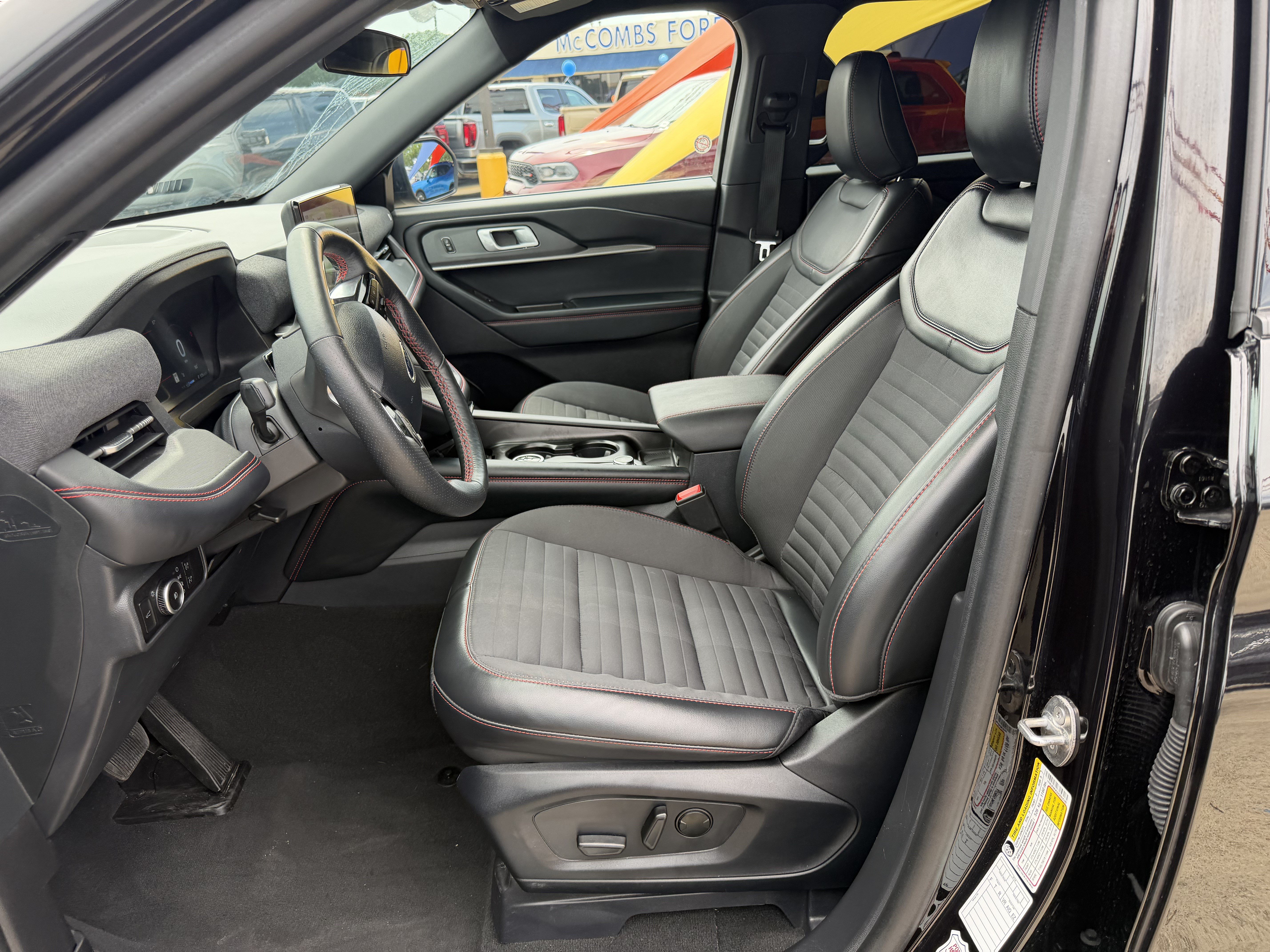 Certified 2025 Ford Explorer ST-Line w/ ST-Line Street Pack AWD/4WD image 14