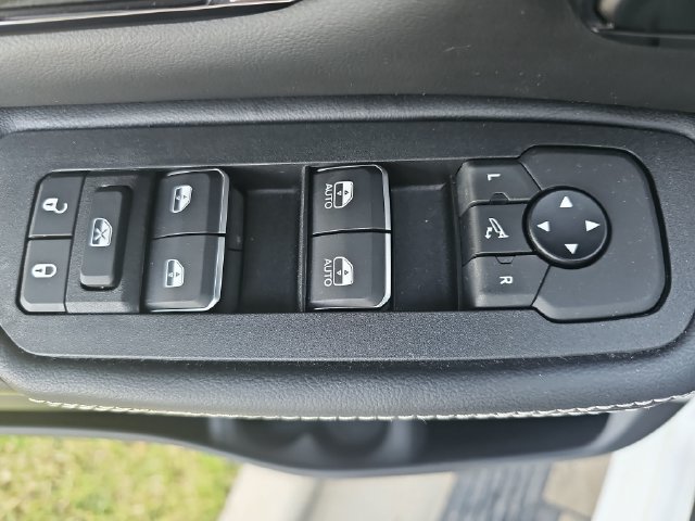 Used 2025 RAM 1500 Limited w/ Off Road Group AWD/4WD image 29