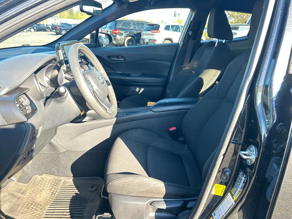 Used 2019 Toyota C-HR LE FWD image 6