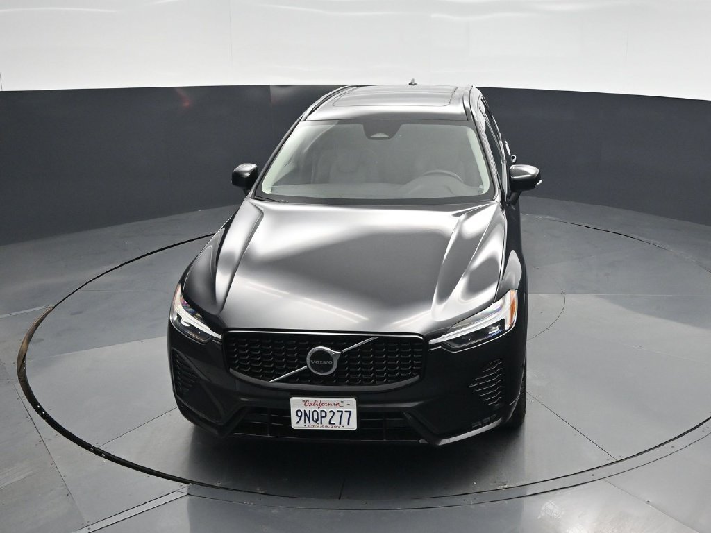 Used 2025 Volvo XC60 B5 Plus AWD/4WD image 37