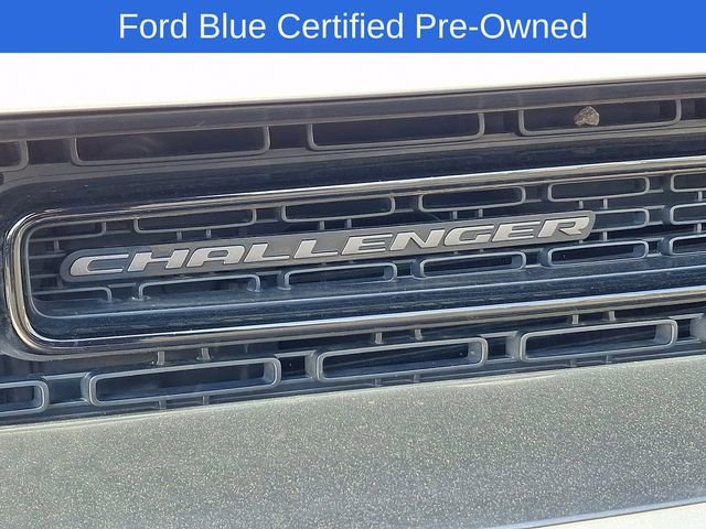 Used 2017 Dodge Challenger SXT w/ Blacktop Package RWD image 31