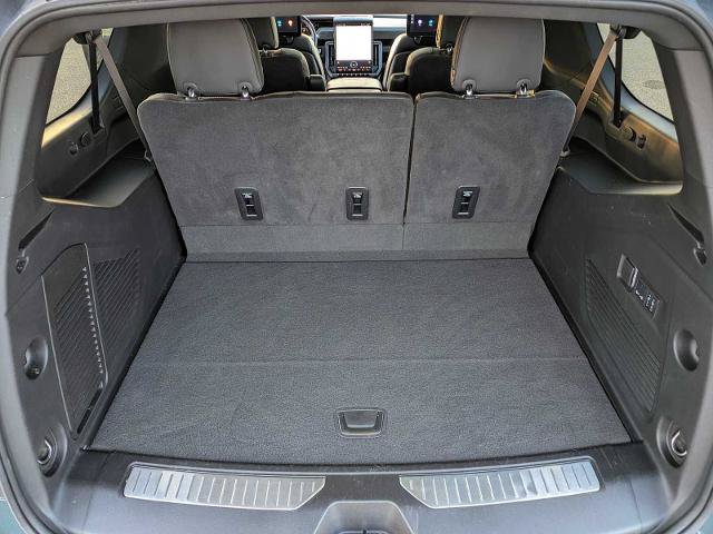 Used 2025 GMC Yukon XL AT4 Ultimate AWD/4WD image 29