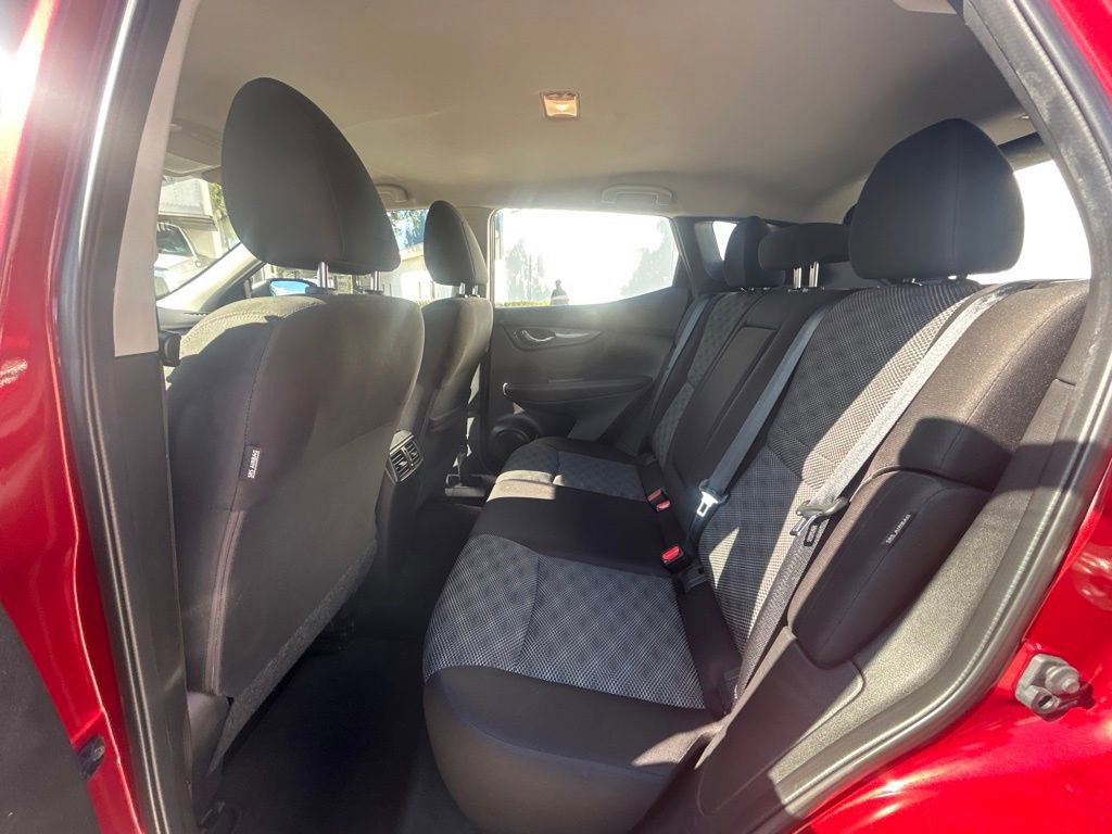 Used 2022 Nissan Rogue Sport SV image 30