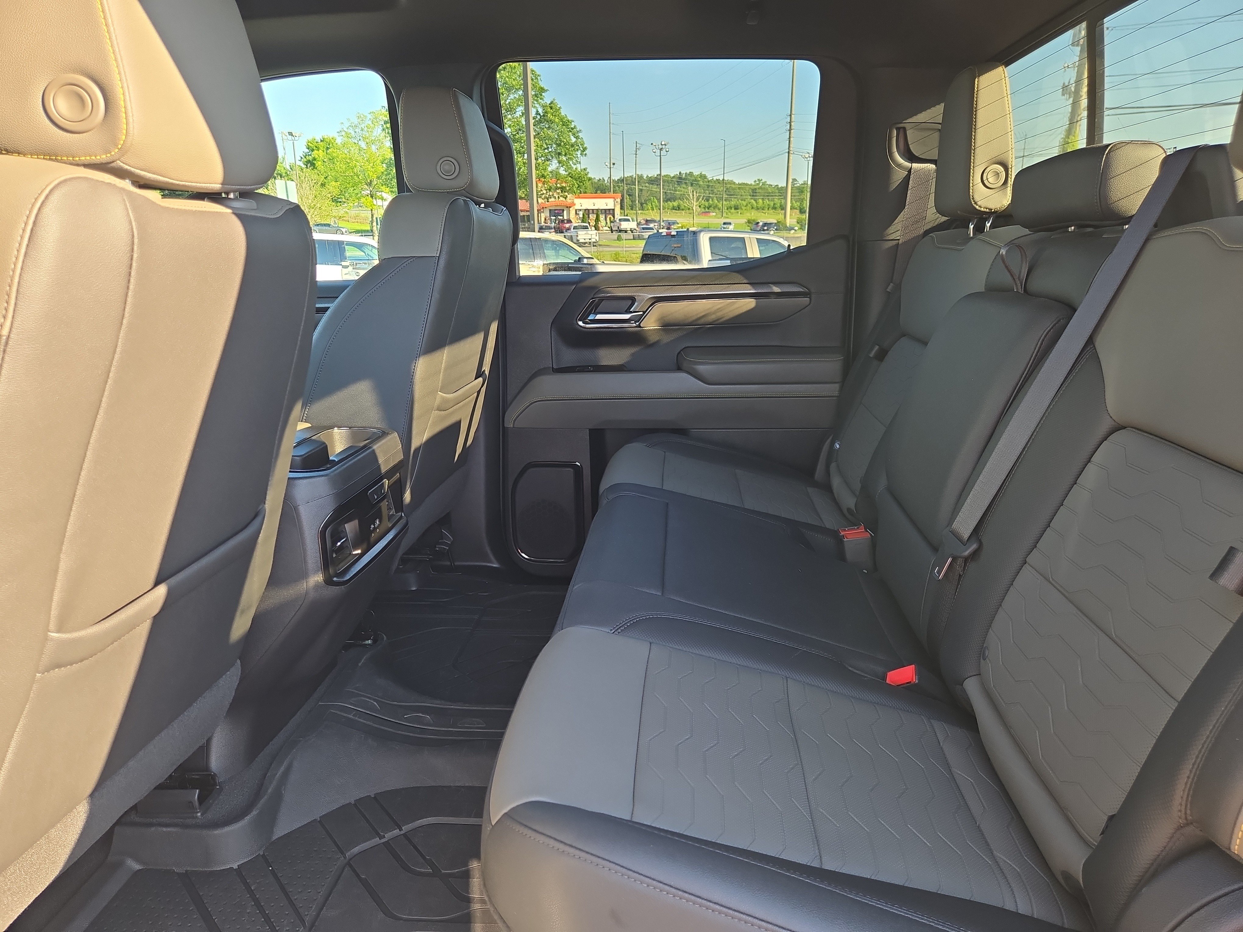 Used 2024 Chevrolet Silverado 1500 ZR2 w/ Technology Package AWD/4WD image 13
