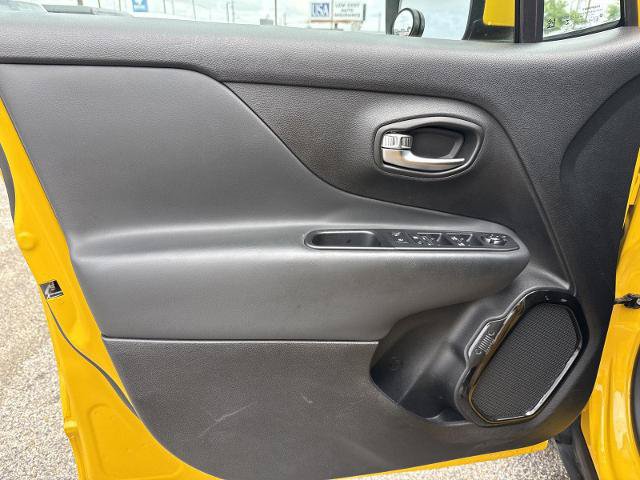 Used 2018 Jeep Renegade Altitude w/ Popular Equipment Group FWD image 23