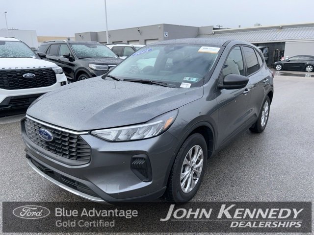 Certified 2025 Ford Escape Active w/ Cold Weather Package image 1