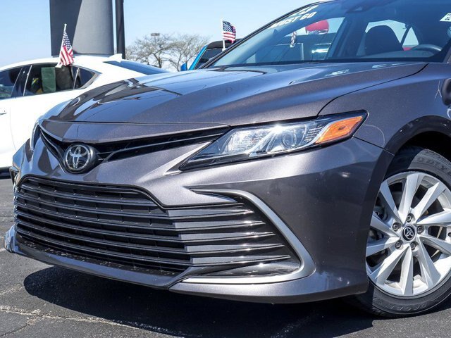 Used 2023 Toyota Camry LE FWD image 3