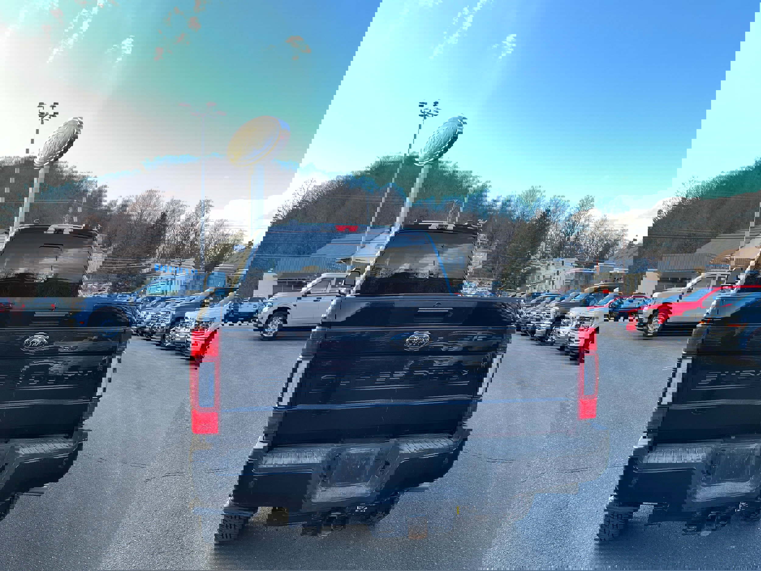 Certified 2022 Ford F250 Lariat w/ Black Appearance Package image 5