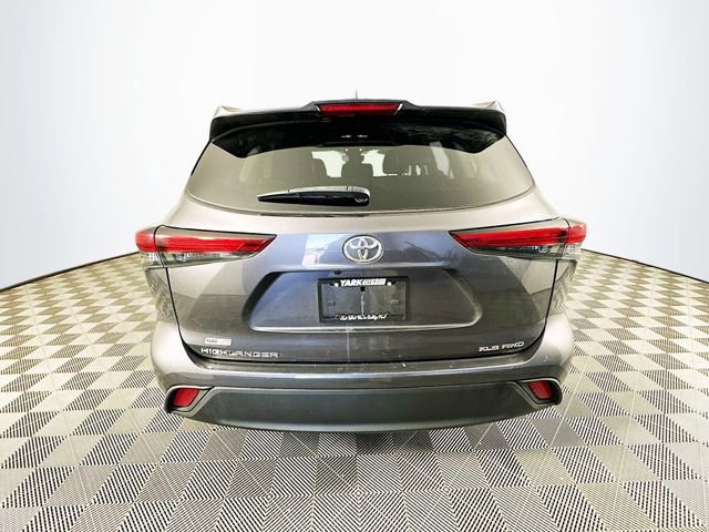 Used 2022 Toyota Highlander XLE image 10