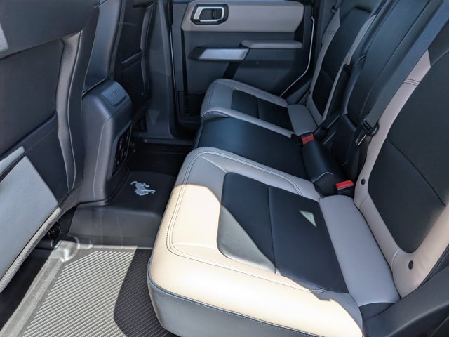 Certified 2022 Ford Bronco Wildtrak AWD/4WD image 18