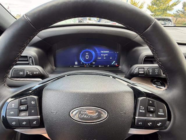 Certified 2023 Ford Explorer Platinum w/ Technology Package AWD/4WD image 21