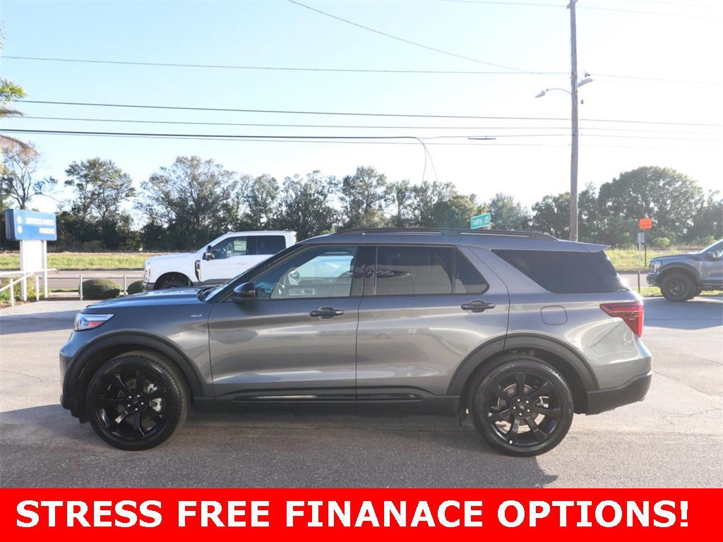 Certified 2023 Ford Explorer ST-Line w/ Class IV Trailer Tow Package image 2