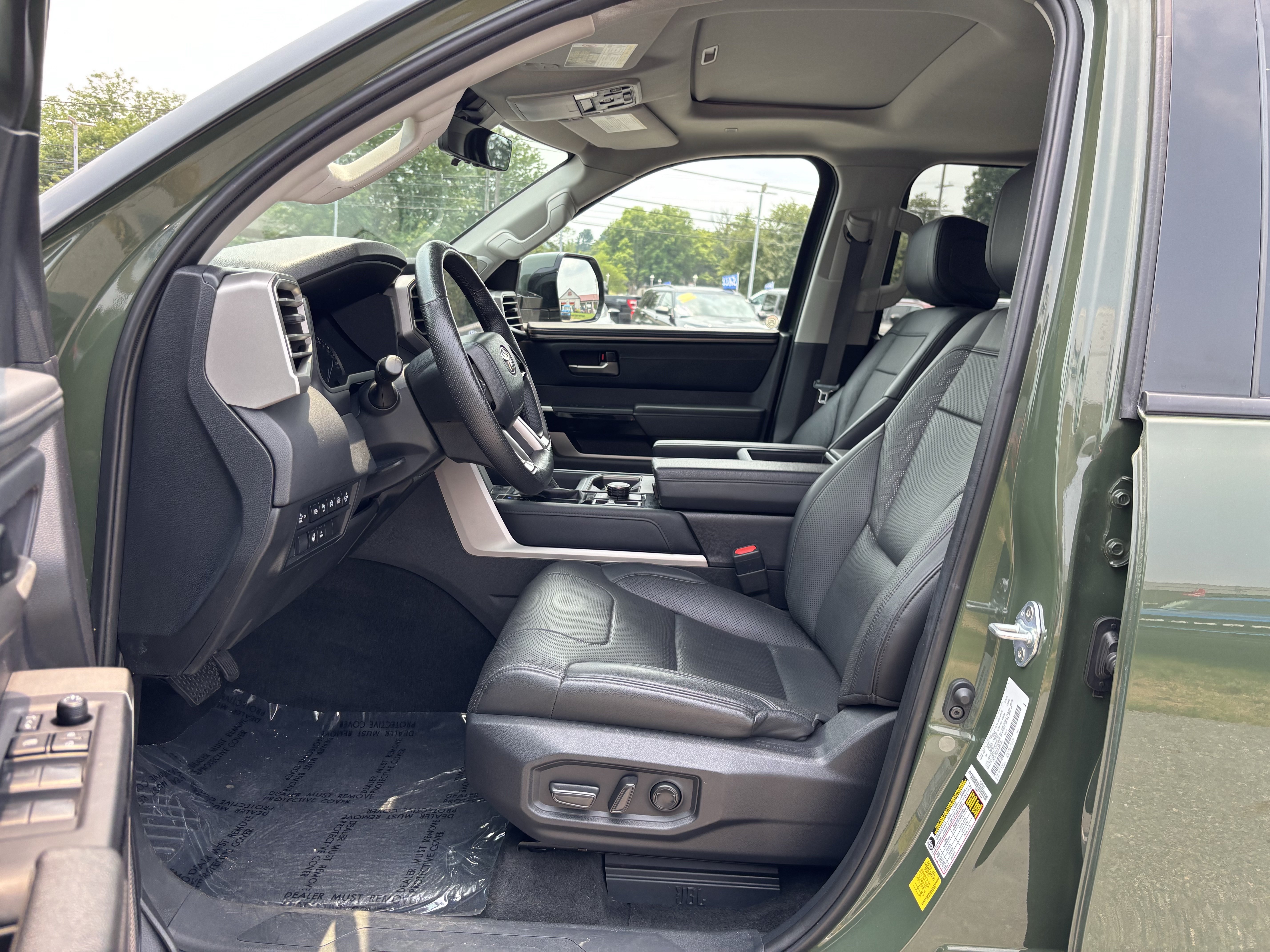 Used 2022 Toyota Tundra Limited AWD/4WD image 9
