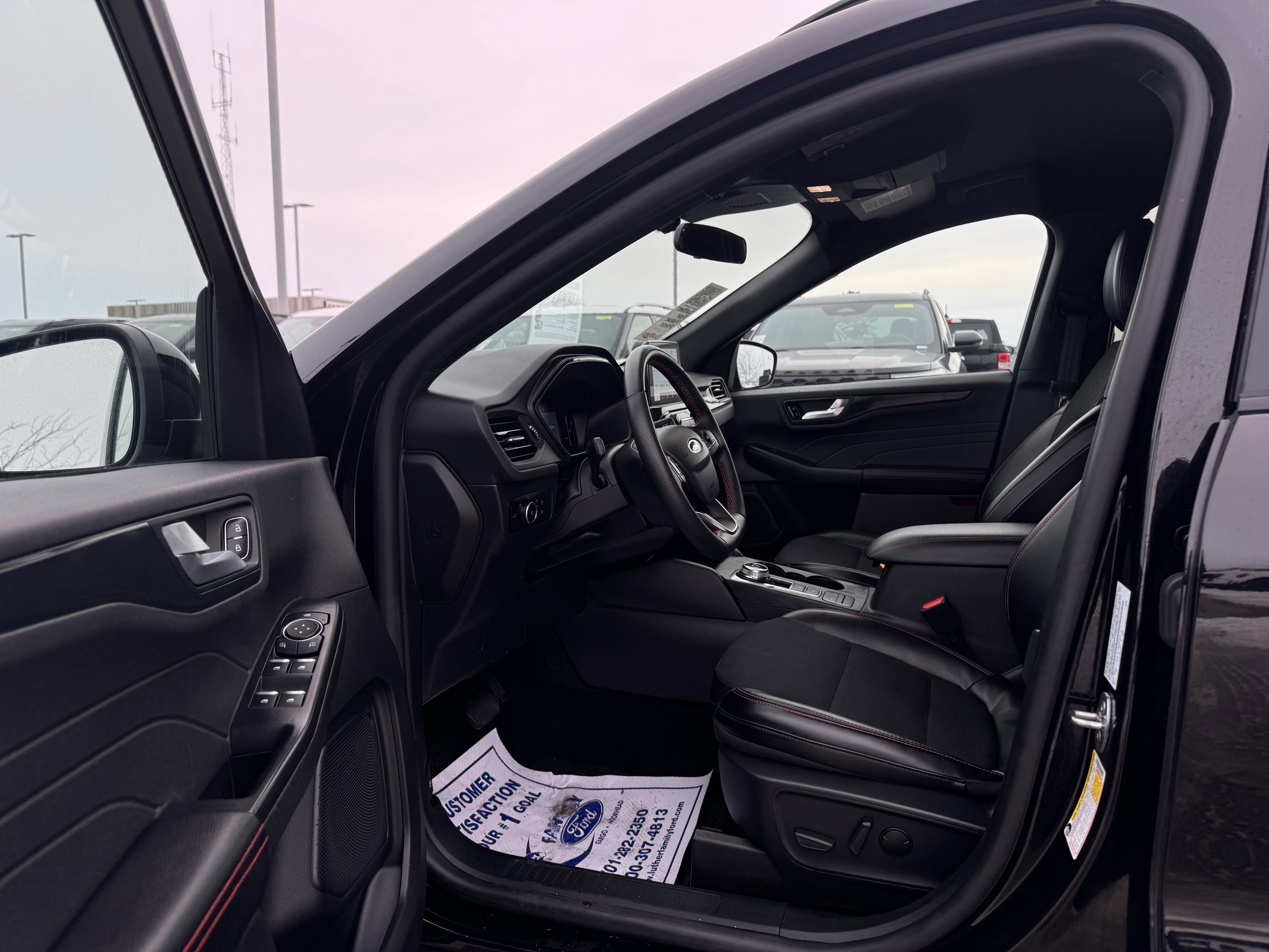 Certified 2025 Ford Escape ST-Line Select image 18