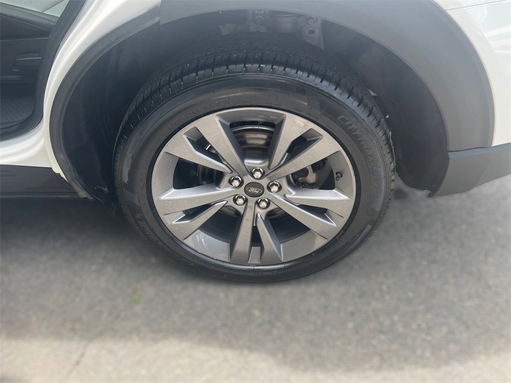 Certified 2022 Ford Explorer XLT w/ Equipment Group 202A image 14